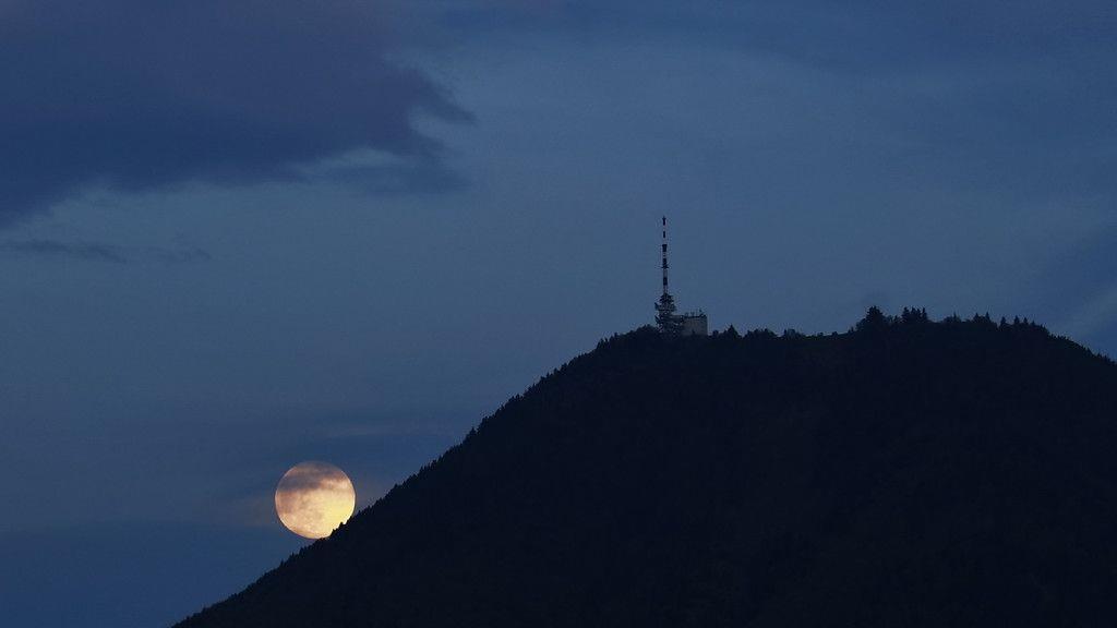 Vollmond über Salzburg