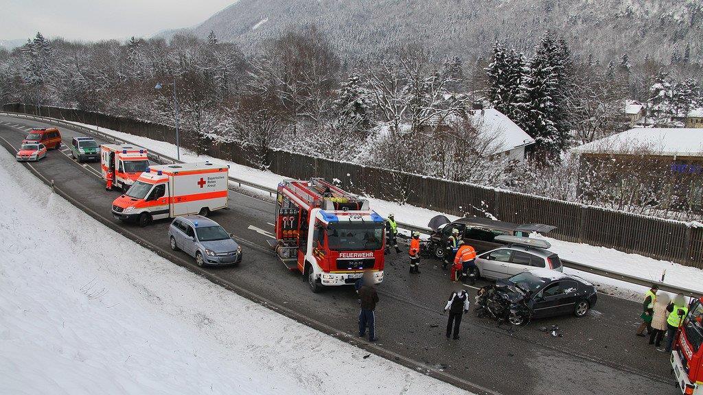 Schwerer Crash auf B20