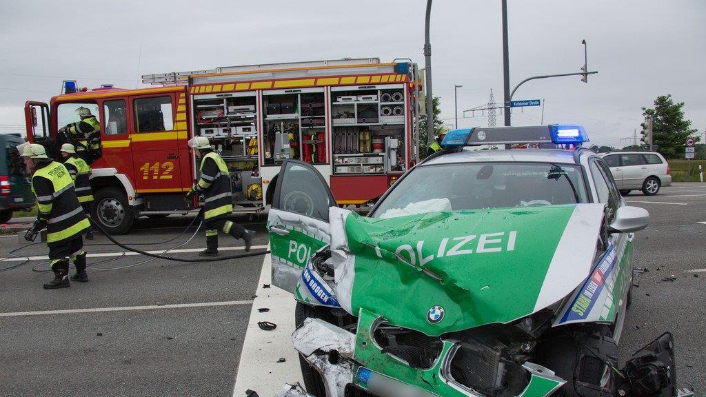 Unfall mit Polizeiauto