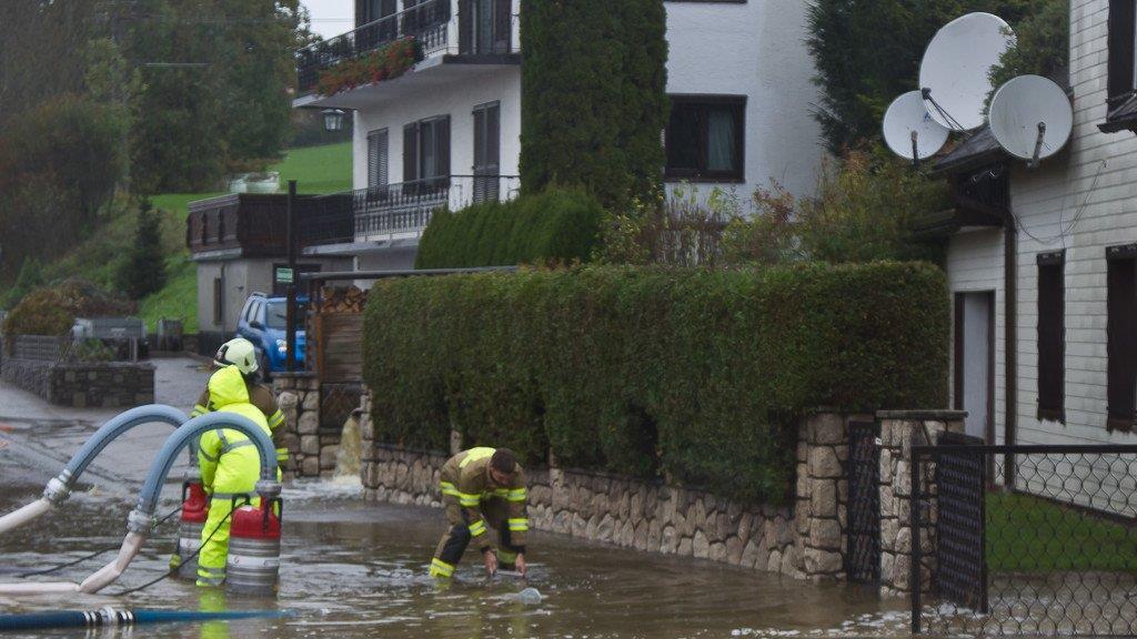 Wintereinbruch - Überflutungen in Bergheim