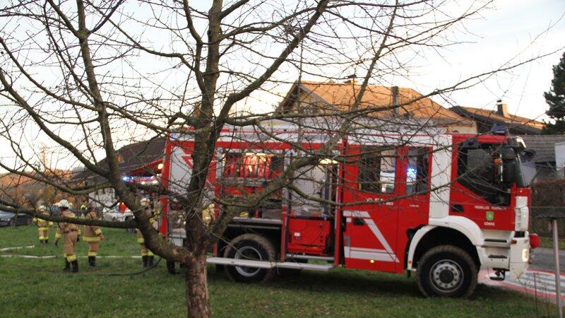 Strohlager in Oberndorf brennt