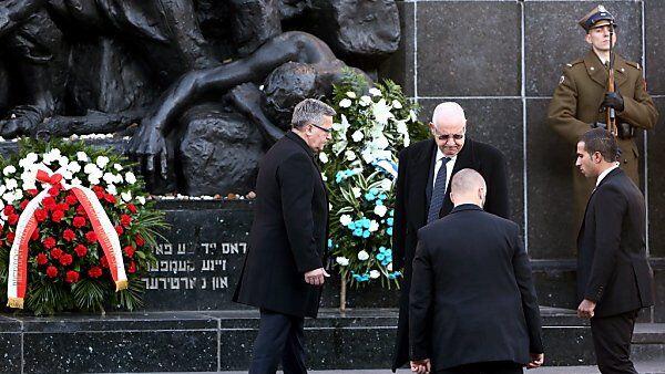 Rivlin und Komorovski legten einen Kranz nieder