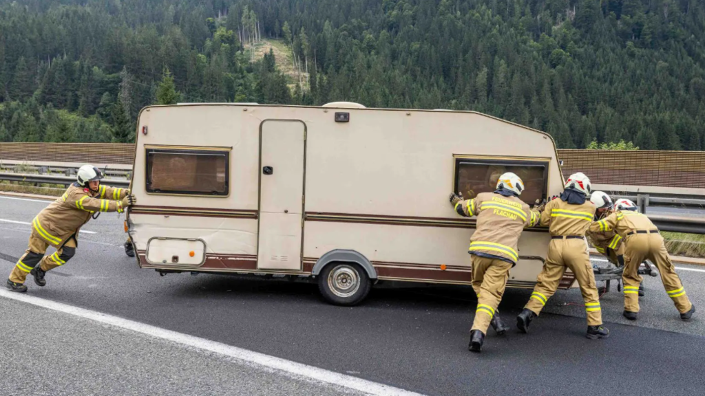 Unfall Wohnwagen Flachau A10