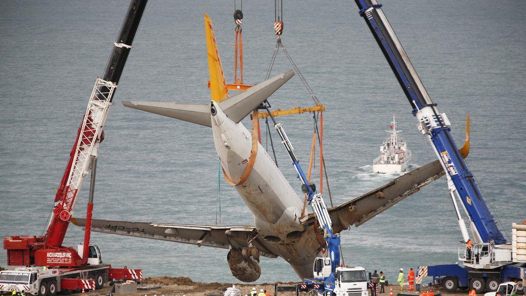 Flugzeug wird geborgen