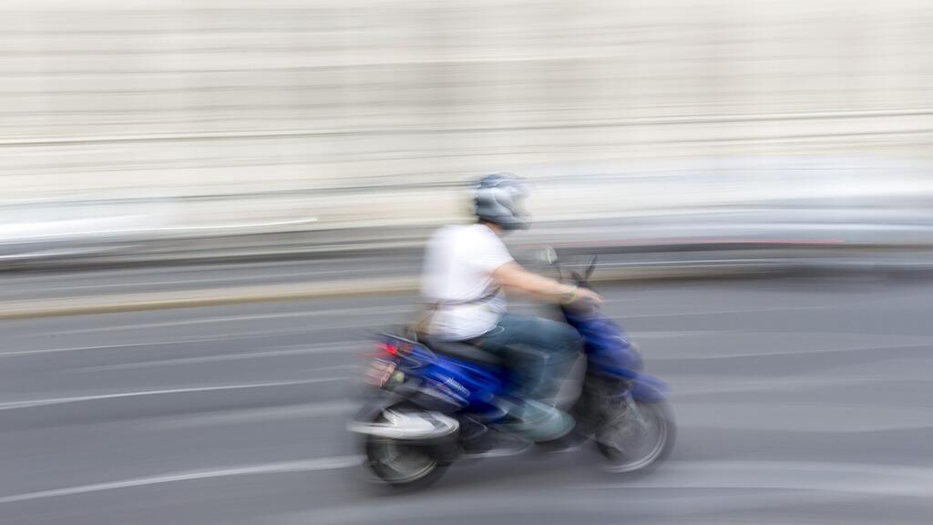 Die Mopedlenkerin wurde verletzt (Symbolbild).
