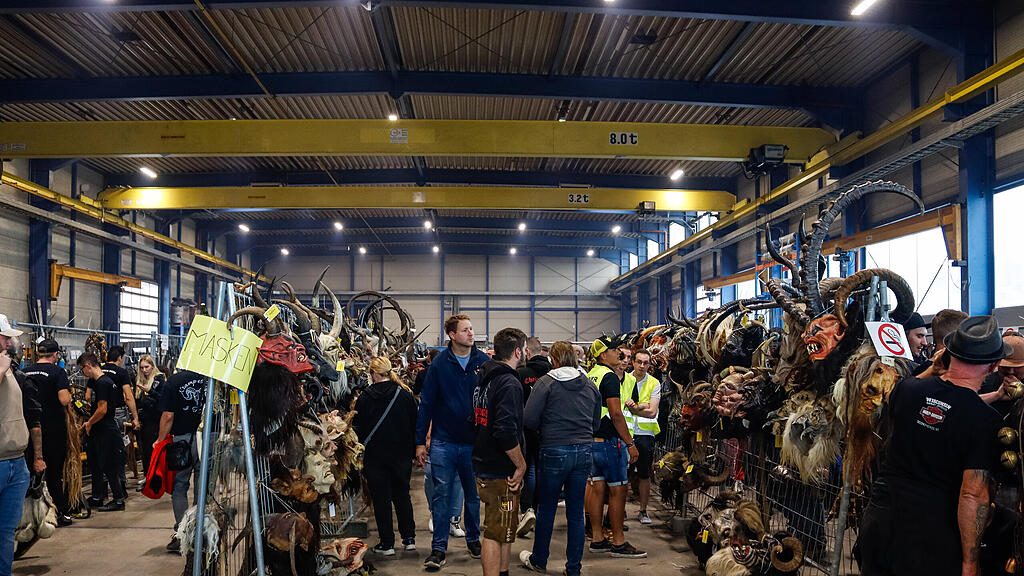 Krampus-Flohmarkt in Seekirchen