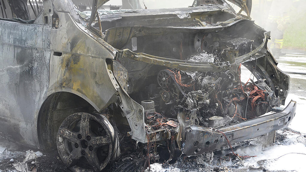 Kleinbus-Brand B311