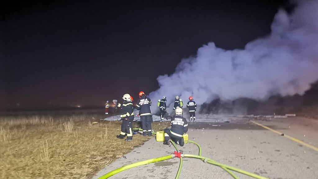 Hubschrauber geht in Flammen auf