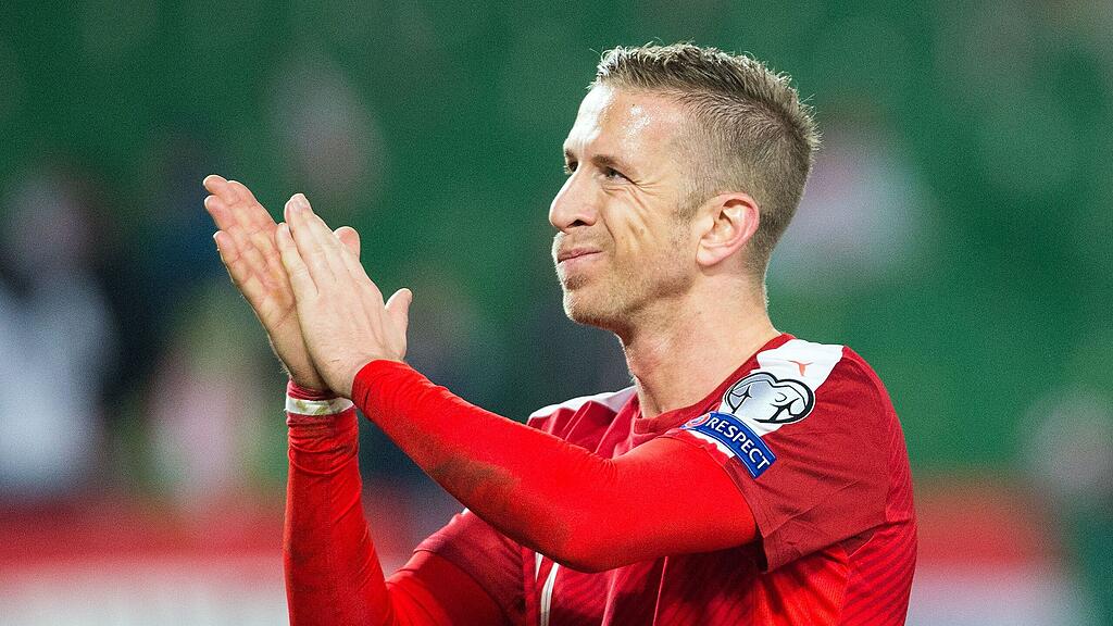 Janko liegt mit Angina flach.