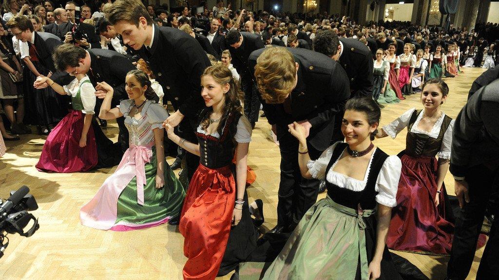 93. Jägerball