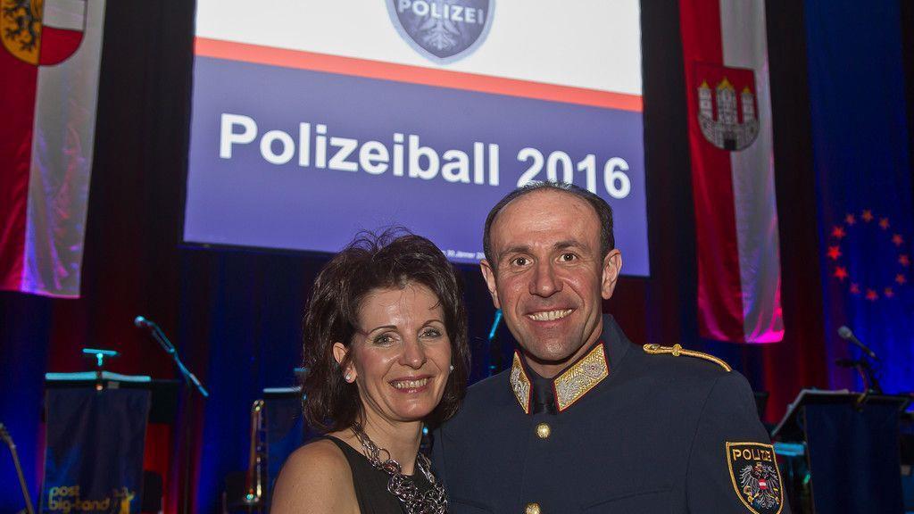 Polizeiball I