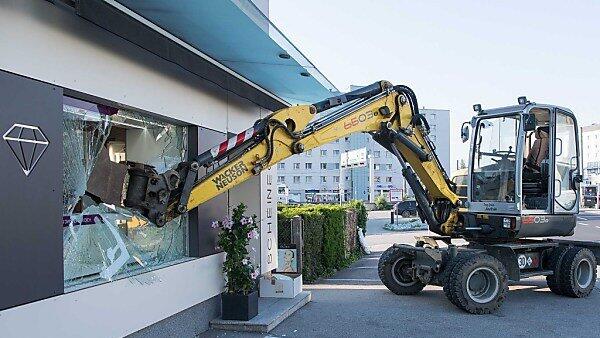 Gegen den Bagger hatte das Glas keine Chance