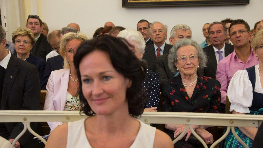 Neue Landesregierung angelobt, III