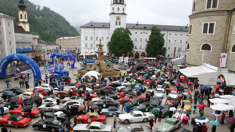 Oldtimer am Residenzplatz