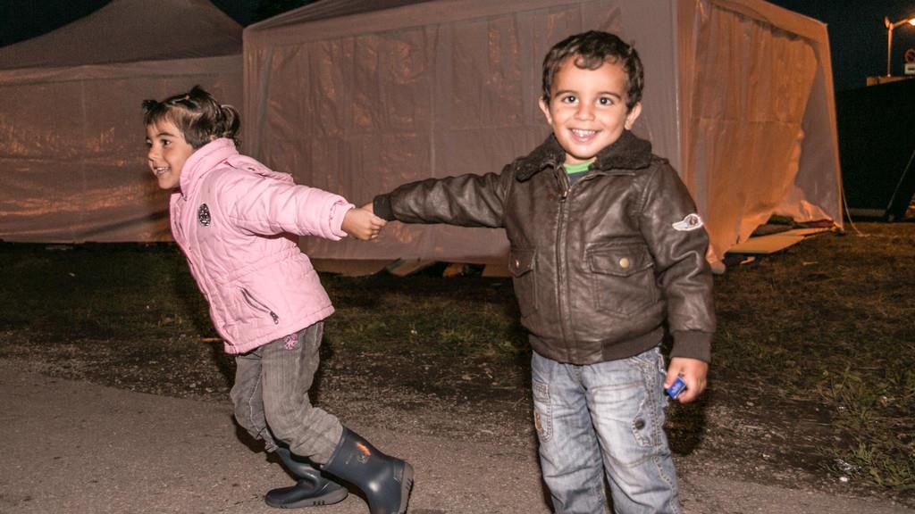 Flüchtlinge übernachten an Grenze zu Freilassing