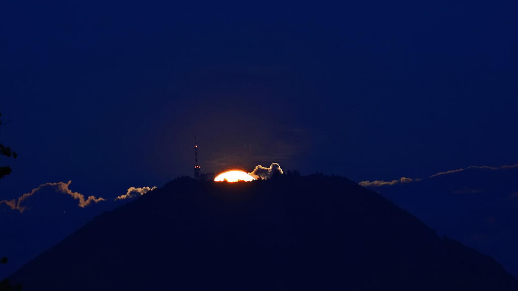 Vollmond über der Stadt Salzburg