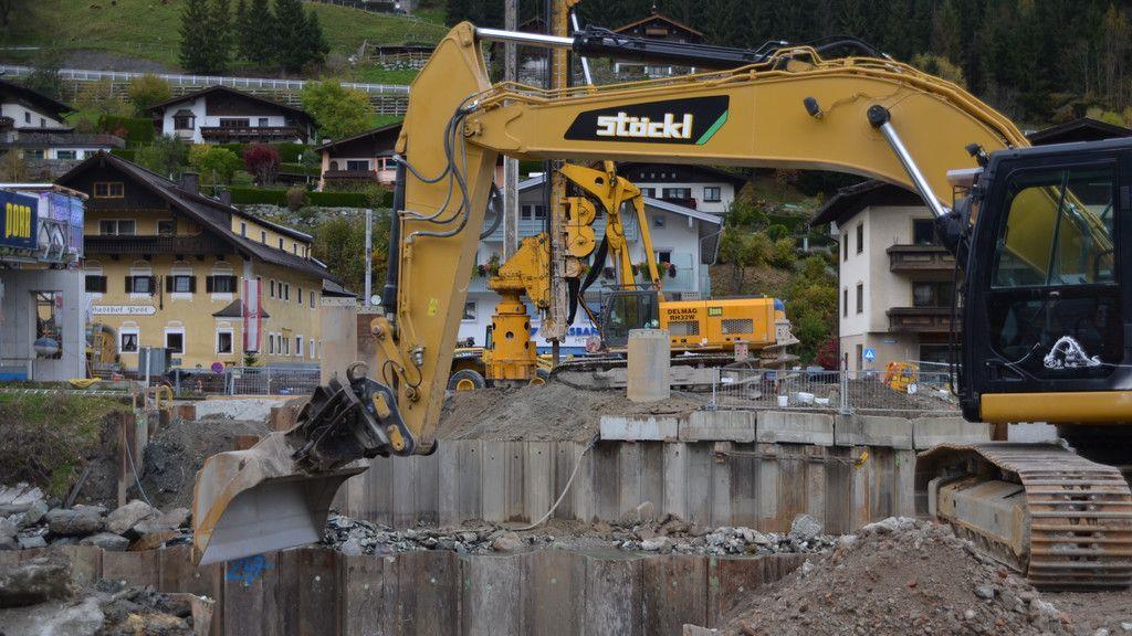 Neue Hubbr\u00fccke f\u00fcr Mittersill: Lokalaugenschein im Oktober