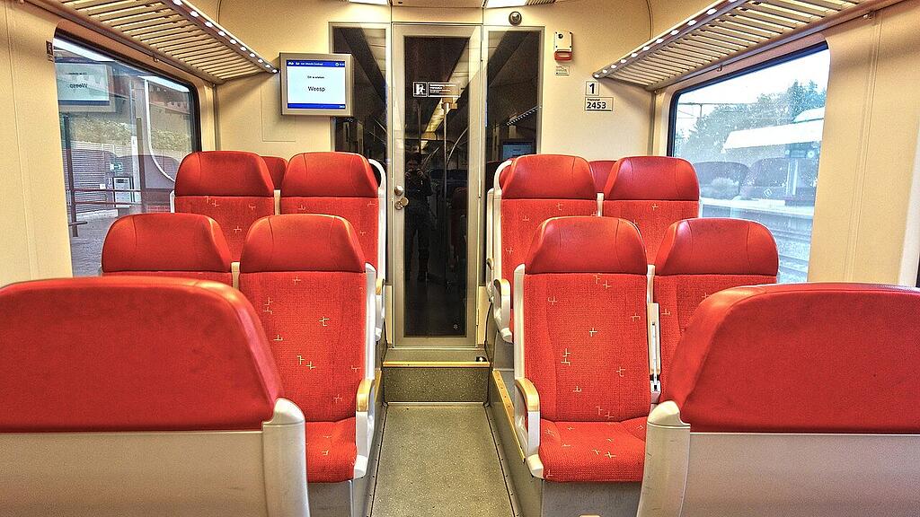 railway-2833970_1280.jpg