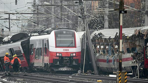 Zur Unglücksursache gab es bisher keine offizielle Auskunft