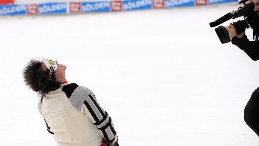 Schönfelder verabschiedet sich in Sölden im 70er-Outfit