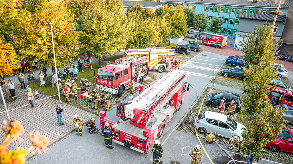 Feuerwehr \u00dcbung im Thalgauer Seniorenheim