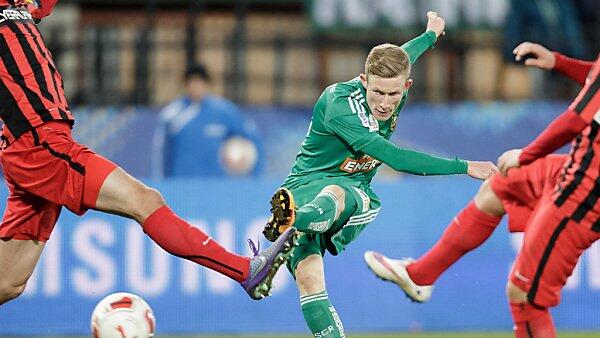 Rapid-Leistungsträger Florian Kainz vor dem Absprung