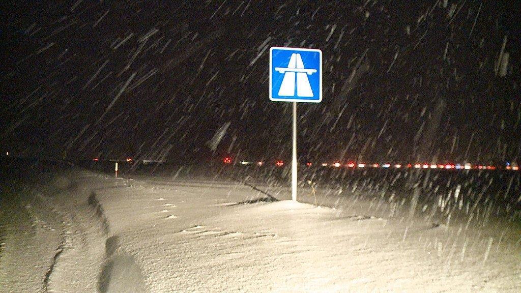 Schnee: A8 bei Neukirchen gesperrt