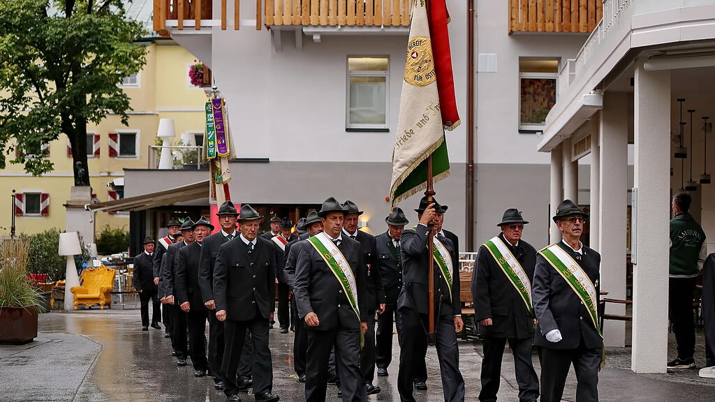 Bad Hofgastein feiert Erntedankfest und Altarweihe