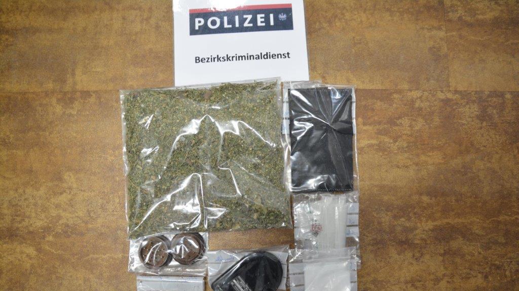 Die Polizei stellte Cannabis und Co sicher.