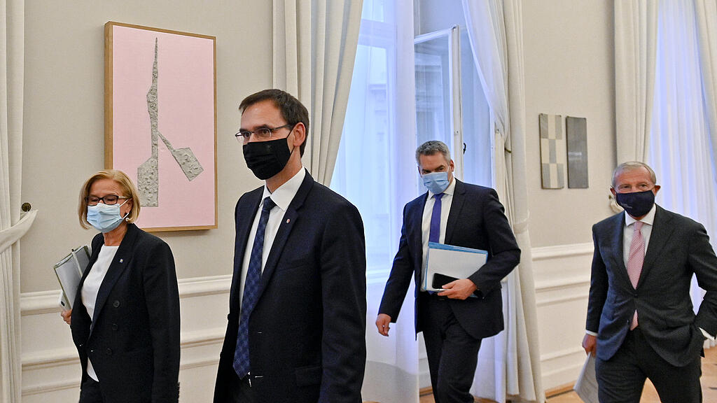 BUNDESREGIERUNG TRIFFT LANDESHAUPTLEUTE