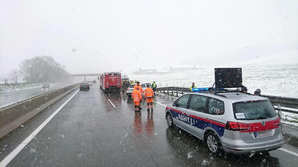 Unfall auf der A1 zwischen Eugendorf und Thalgau