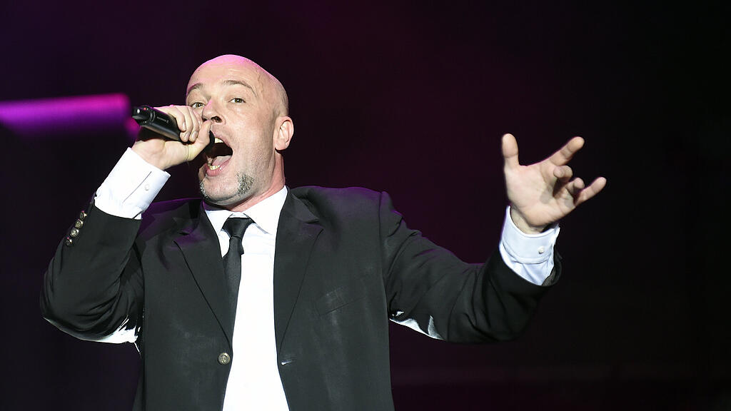 Unheilig-Sänger stürzt bei Konzert kopfüber von Bühne