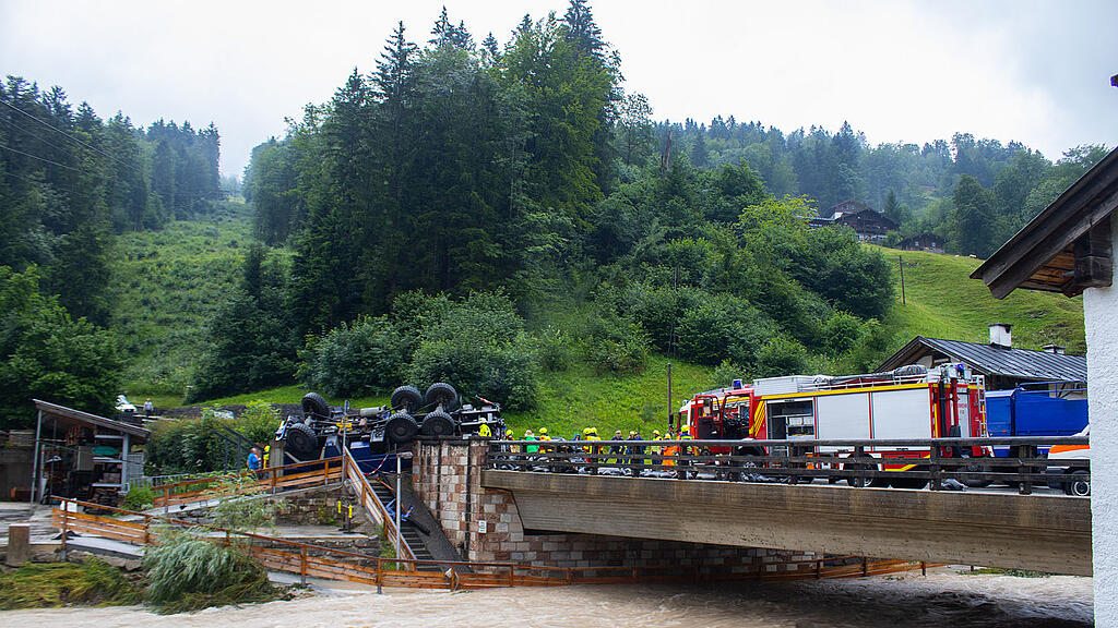 Unfall Hilfs-Lkw THW