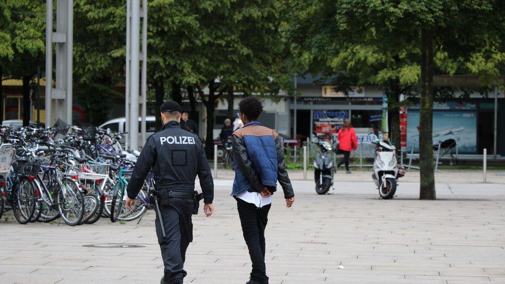 Präsenz der Polizei am Salzburger Hauptbahnhof seit August erneut erhöht