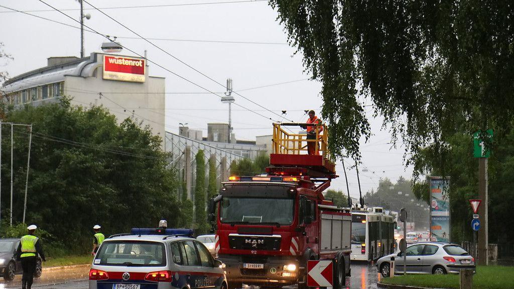 Obus-Oberleitungsriss in der Alpenstraße