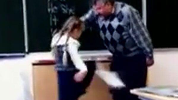 Schmerzhafte Lektion für russischen Lehrer.