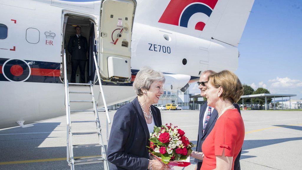 Theresa May landet in Salzburg