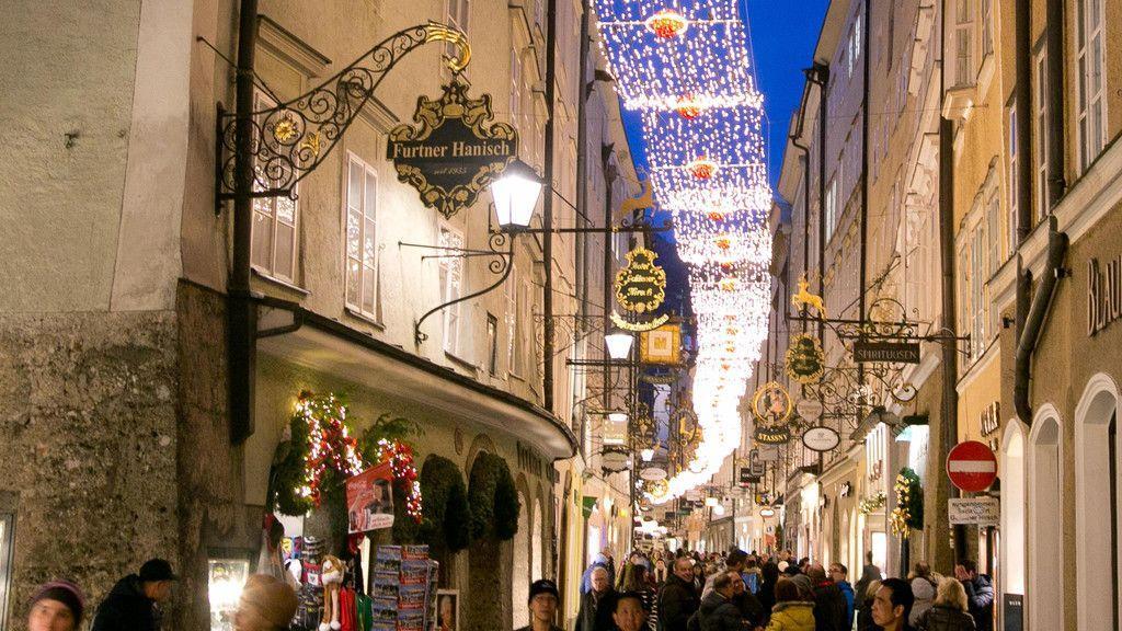 Weihnachtsbeleuchtung in der Getreidegasse