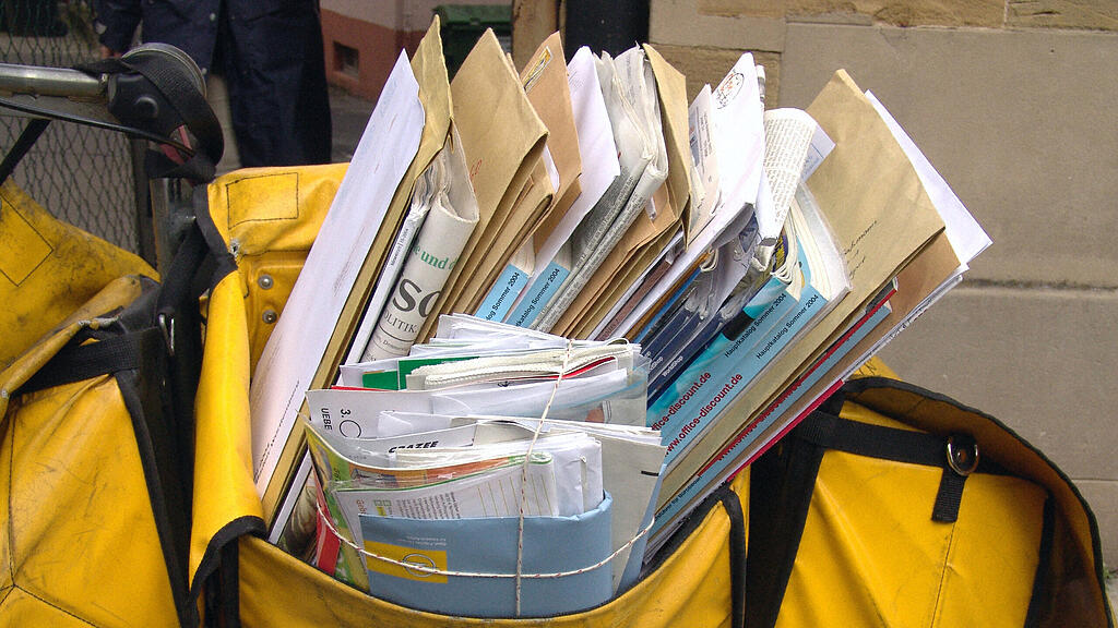 SB: Post, Postkasten, Brief, Postsendung,