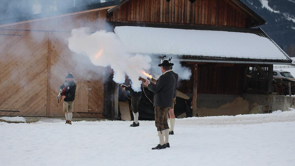 Silvesterschie\u00dfen 2023 der Prangersch\u00fctzen Mauterndorf