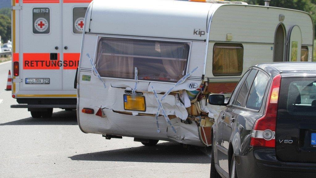 Wohnwagencrash auf A8