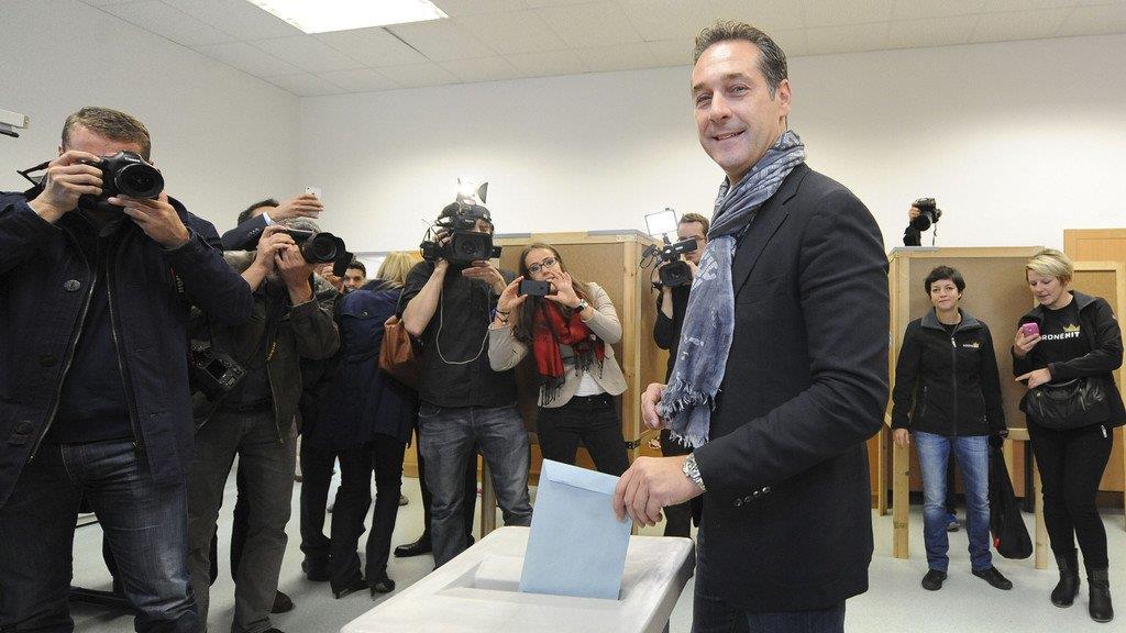 Nationalratswahl: Spitzenkandidaten geben Stimme ab