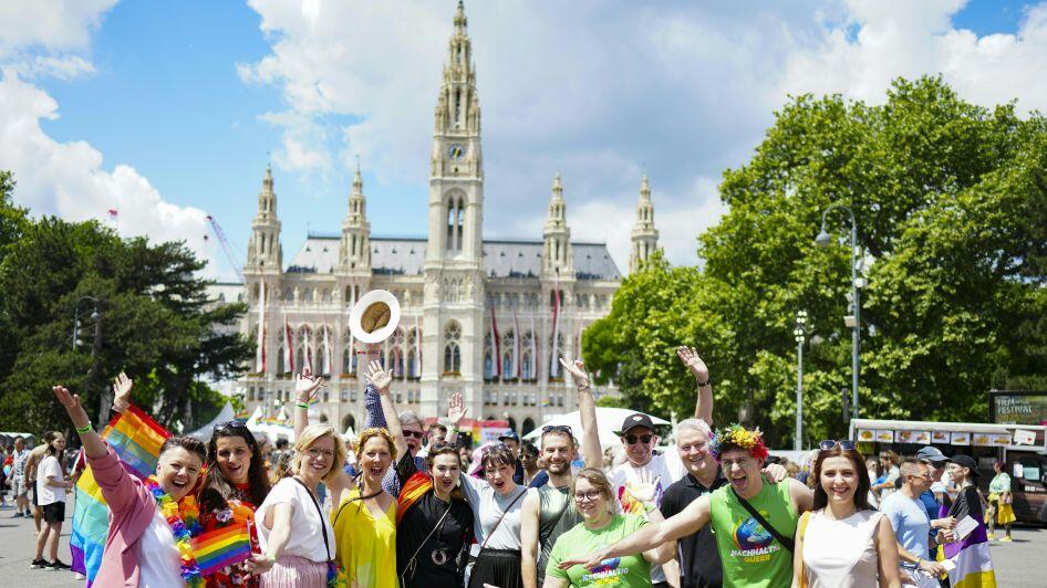 Regenbogenparade Wien 2023