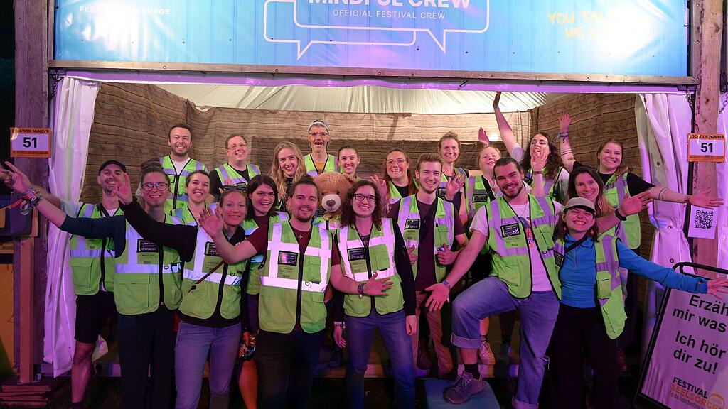Mit 'Mindful Crew' durch die Festivalnacht: Seelsorge beim Electric Love