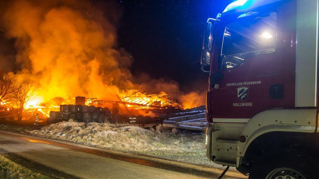 Großbrand bei Bauernhof in Seekirchen