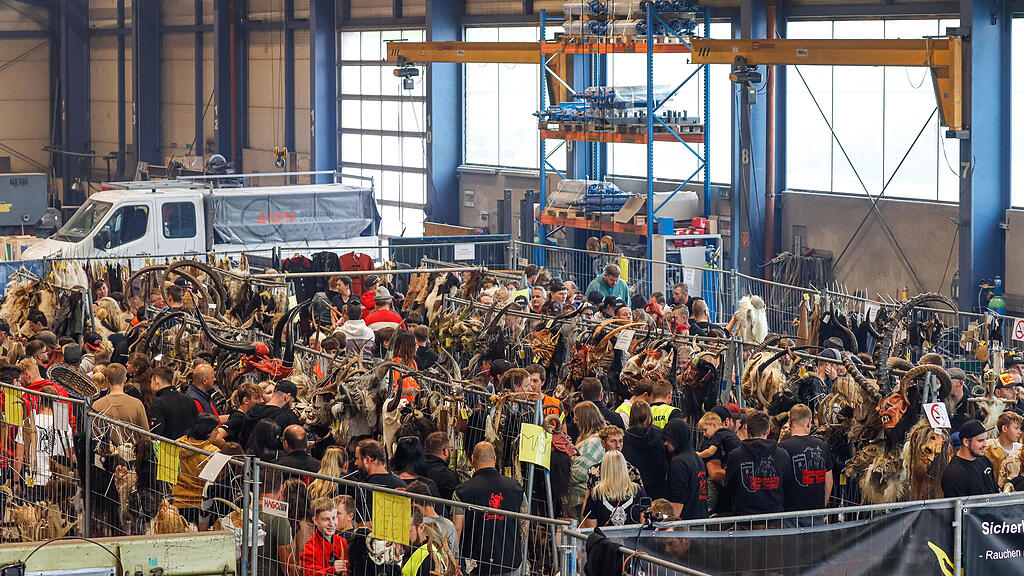 Krampus-Flohmarkt in Seekirchen