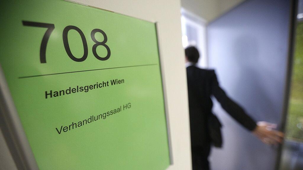 Sieben Banken klagen gegen Österreich wegen der Alpine-Pleite.