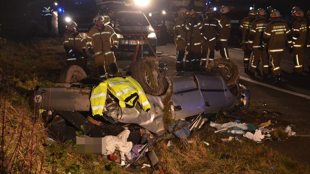Schwerer Verkehrsunfall auf A10 bei Pfarrwerfen