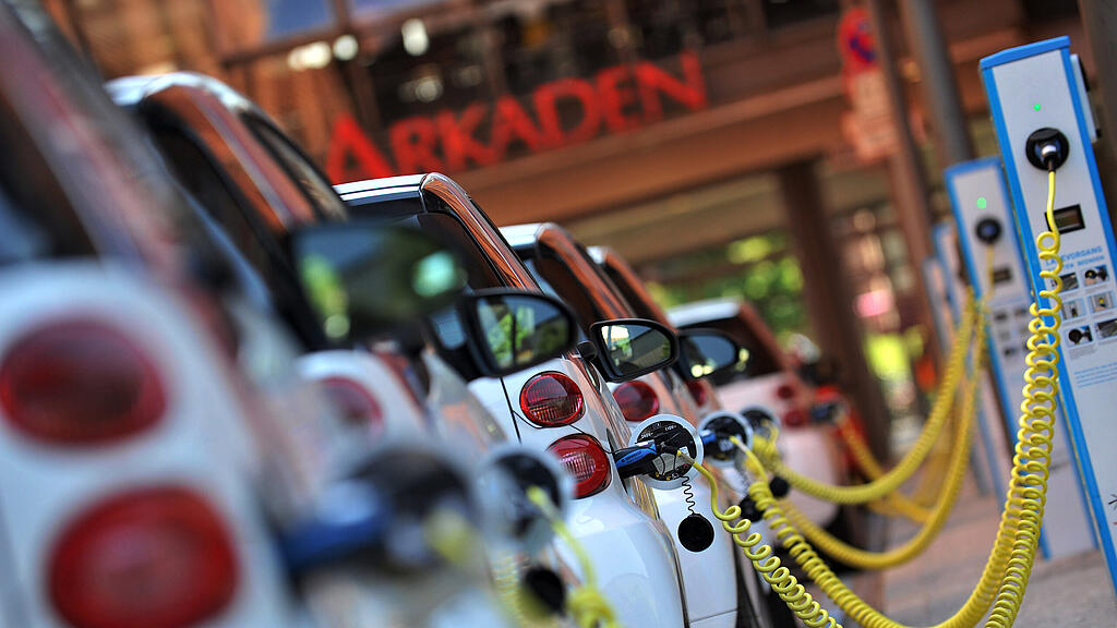 E-Autofahrer dürfen sich in nächster Zukunft auf eine Reihe von Bevorzugungen freuen.