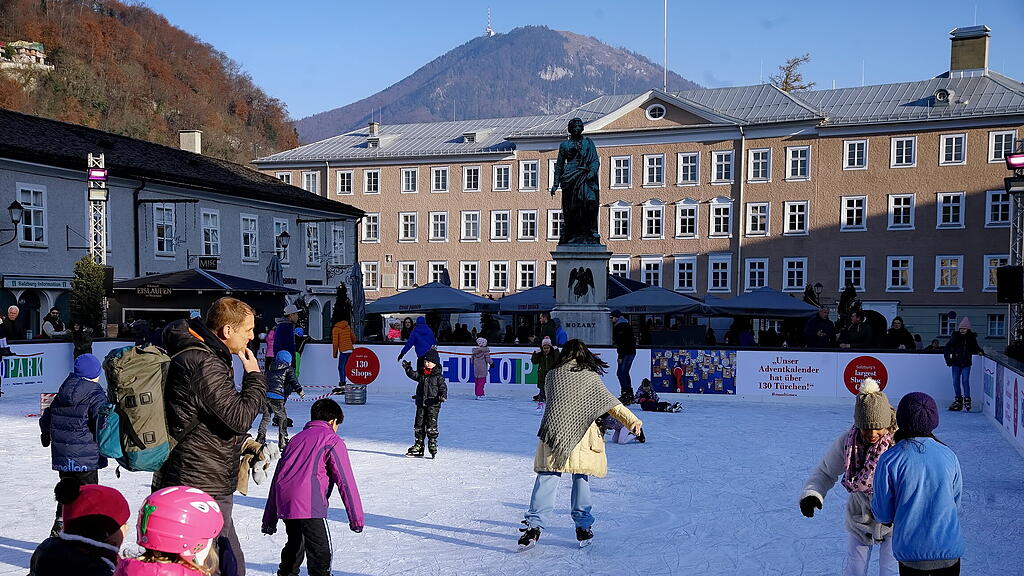 Eislaufen Mozartplatz